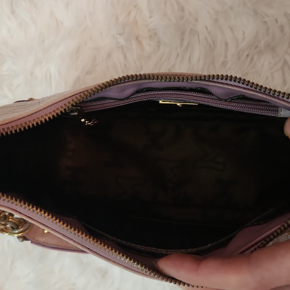 MetroCity mauve handbag with gold hardware - Picture 8 of 13